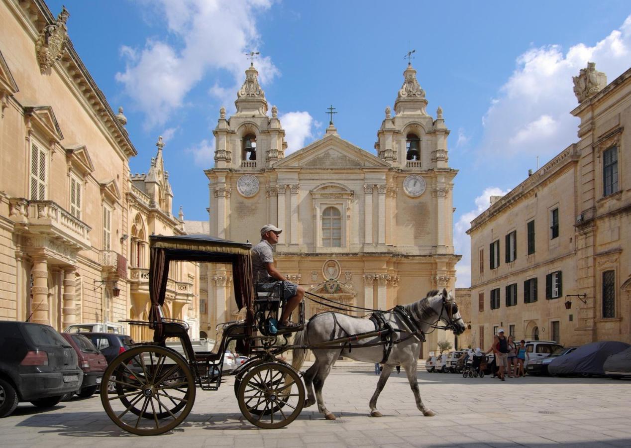 Central Rooms - Near Valletta & Sliema - Best Bus Lines Hamrun Extérieur photo